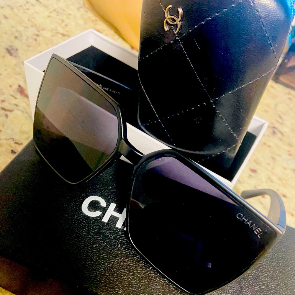 Black Chanel Sunglasses with case